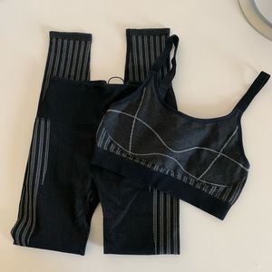 Fabletics set: leggings and bra